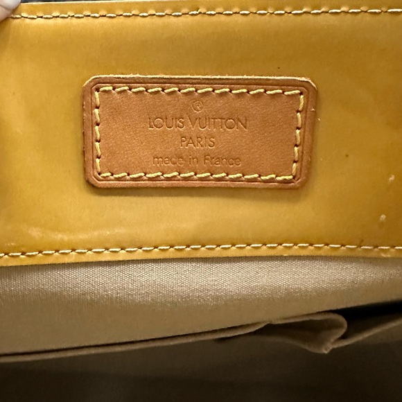 LOUIS VUITTON Monogram Vernis Reade MM Hand Bag Yellow Patent Leather - Picture 8 of 13